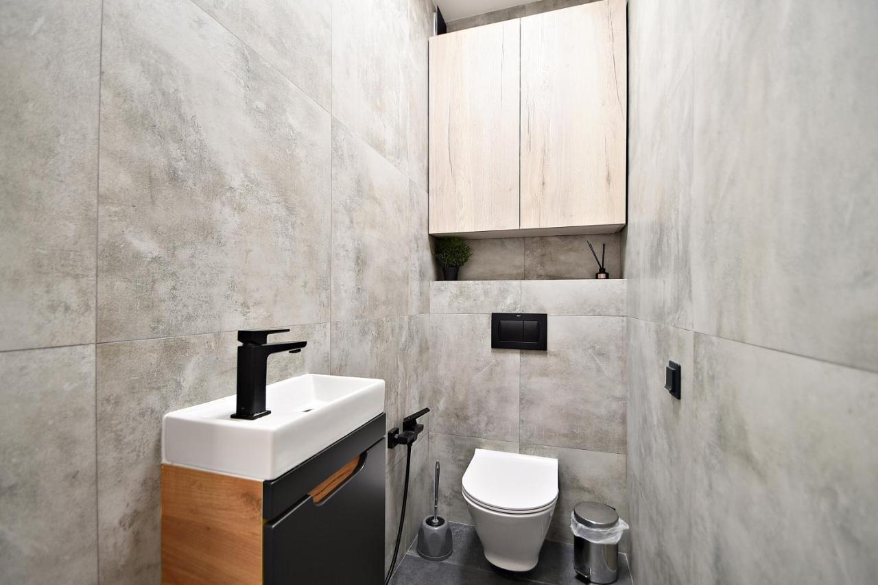 Wola Apartment Варшава Экстерьер фото